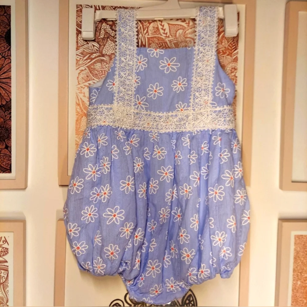 🎁 10/$25 -Marie Nicole blue floral romper, 2T